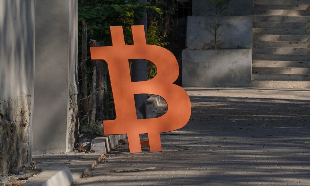 Bitcoin (BTC) Falls as Traders Assess Risk of Sells Linked to Mt.