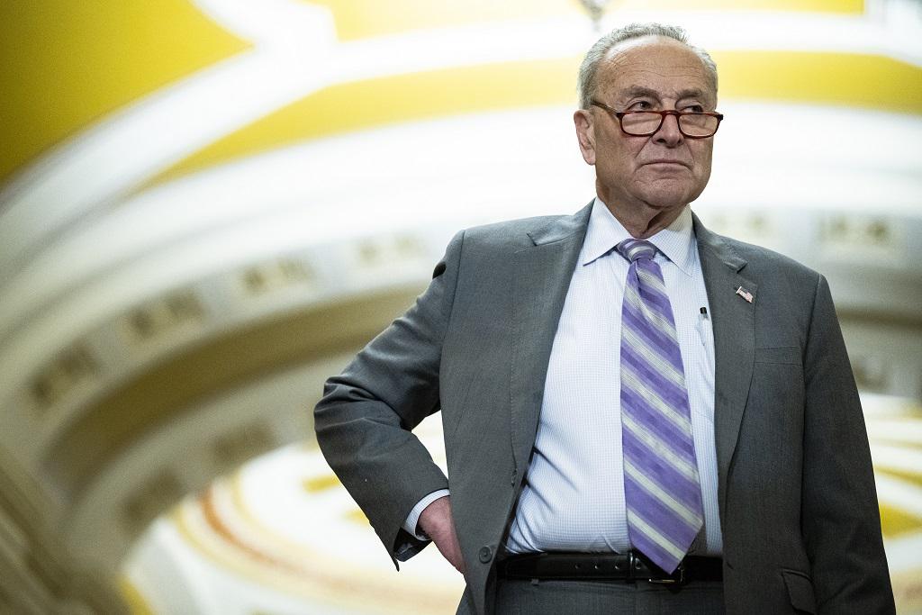 Schumer trasporta l'acqua per le criptovalute