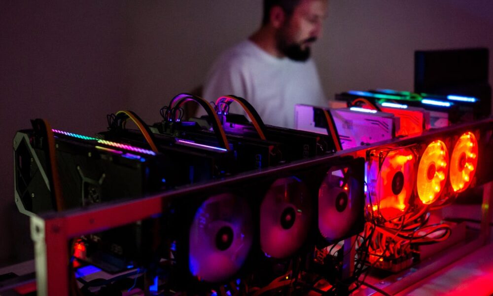 Bitcoin Miners Abandon Cryptocurrency to Profit from AI