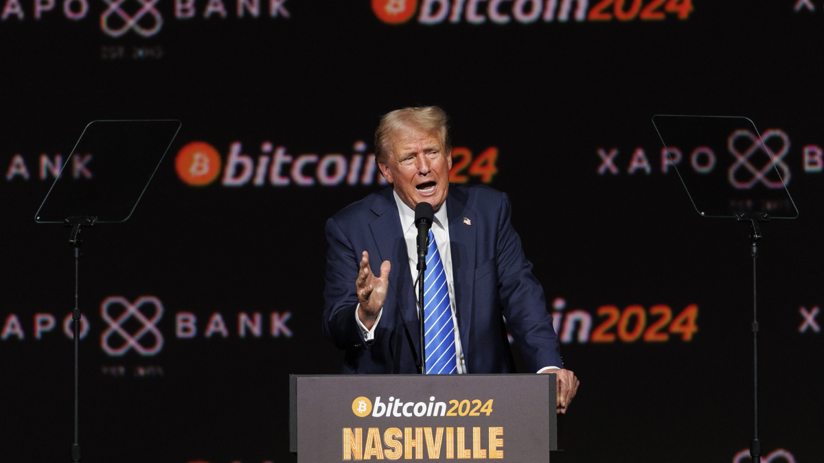 Trump Shocks Bitcoiners, Promises Crypto-Friendly Regulation If Re-elected